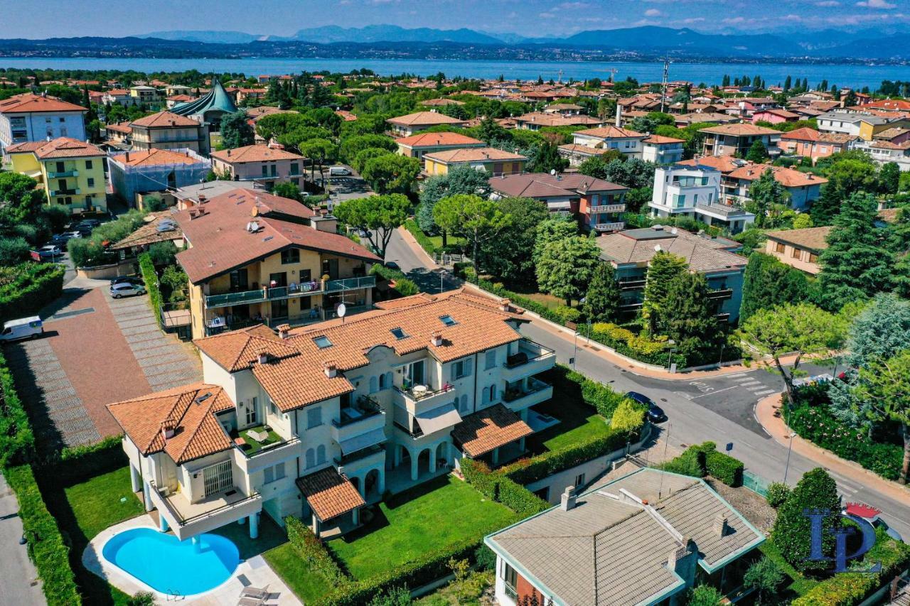 Desenzanoloft Official Partner Marriott Homes & Villas - Bea House, Sirmione With Private Garden And Share Pool Екстериор снимка